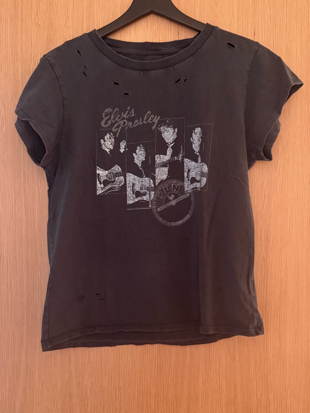 Women’s Chaser Black Vintage-Style Elvis Tee, Small